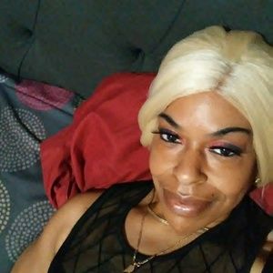 Meet your Posher, Yolanda